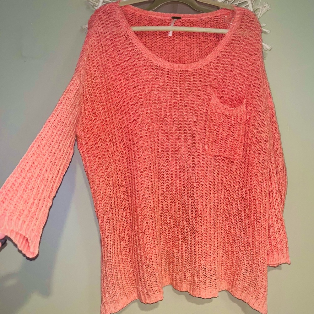 FREE PEOPLE OVERSIZED KNIT CORAL SWEATER SIZE M
